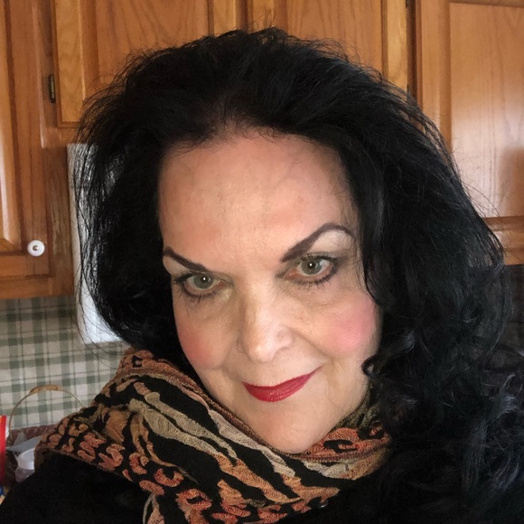 Meet your Posher, Pamela - Picture 5 of 8